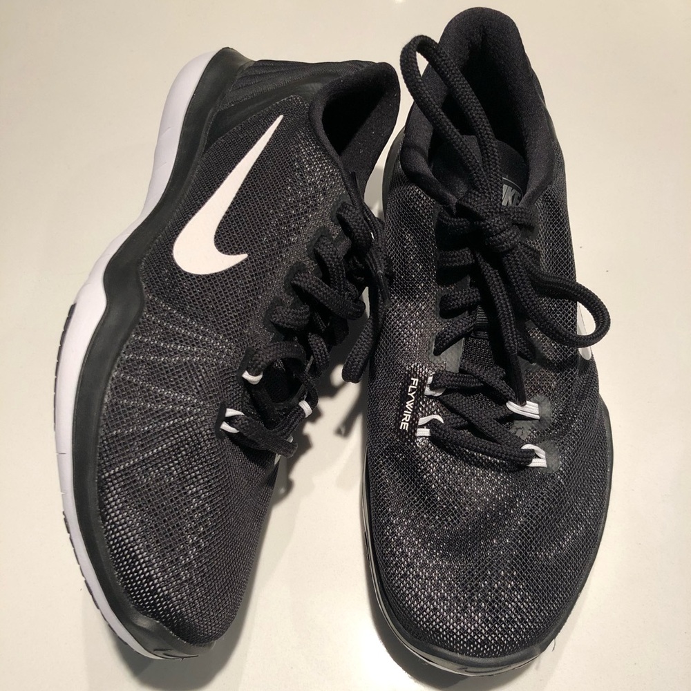 NIKE Women's Flex Supreme TR 5 Trainers